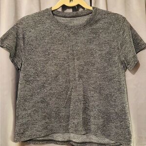 lululemon athletica Cropped Charcoal Heather Short Sleeve Tee